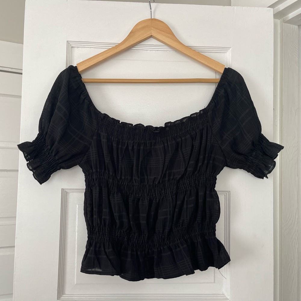 Stretchy Black cropped blouse